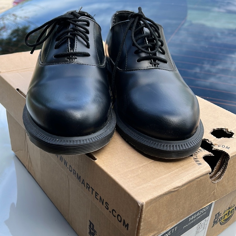 Dr. Martens Bennett Oxford Leather Polished Smooth - Black Size 6